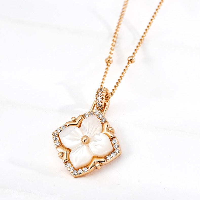 Timeless Clover Floral Pendant Necklace